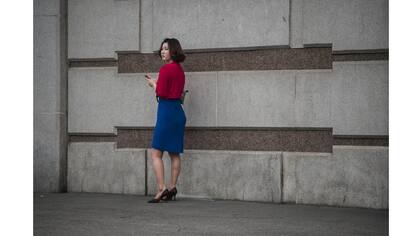 Una mujer en una calle en Pyongyang