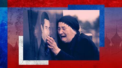 Una mujer georgiana llora la muerte de su hijo, muerto durante la invasión que Rusia lanzó sobre la ex república soviética en 2008
