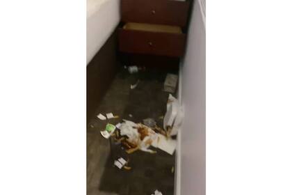 Una mujer latina documentó el trabajo que realiza como encargada de limpieza en los hoteles