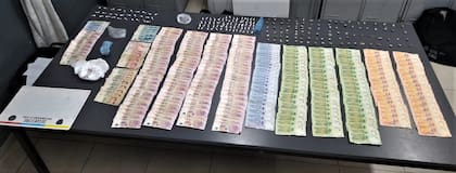 Una mujer y un hombre fueron detenidos por la Policía de la Ciudad en la villa 31, de Retiro, cuando vendían droga que llevaban en un cochecito de bebé; escondían el dinero recaudado dentro de un pañal