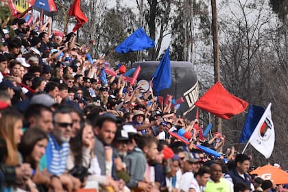 Una multitud acompañó la consagración de Teqüe Rugby Club en Mendoza.