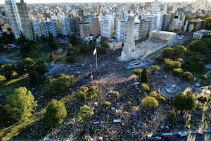 Las concentraciones por los 50 años del golpe fueron masivas en Rosario, Córdoba y Mar del Plata