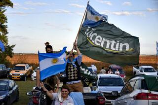 Quedar atrapados en el pasado o poner en marcha el país desde el campo