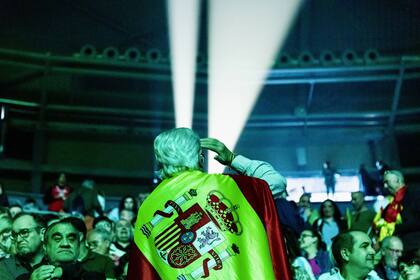 Una multitud espera escuchar a Milei