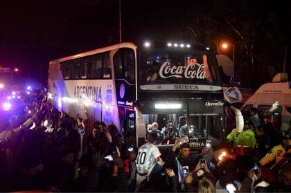 Una multitud acompañó a la selección argentina