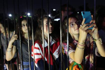 Una multitud se reunió en el planetario