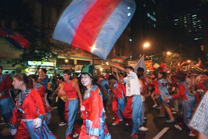Una murga celebra en Avenida de Mayo