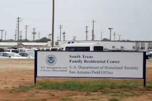 Liberan a niña de Minnesota y a su madre tras casi un mes detenidas en Texas