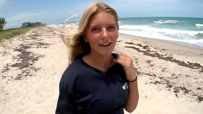 Una niña de 13 años apasionada por la biología marina se mantiene implacable después de luchar contra un tiburón durante un feroz ataque