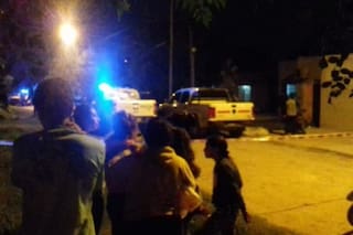 Una niña de cuatro años desapareció y la hallaron muerta bajo una bolsa de arena