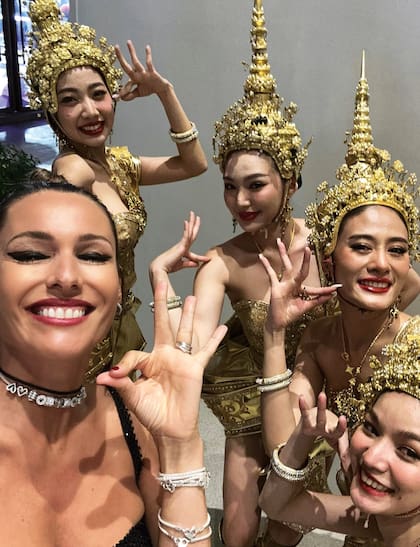 Una noche de música y danzas en el show de las bailarinas tradicionales tailandesas, en el Mandarin Hotel. 
