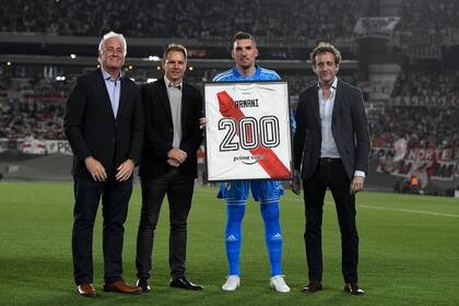 Una noche especial para Armani, que recibió un homenaje por sus 200 partidos en River