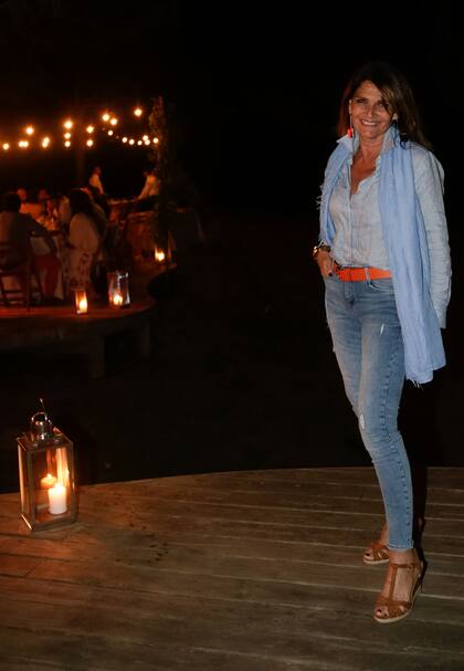 Clásica y elegante Teresa Calandra tampoco se perdió la cena De Francis Mallmann