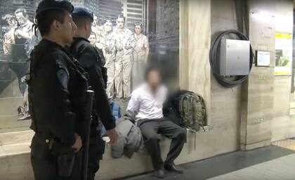 Una nueva APP para denuncias La Policía de la Ciudad sumó un nuevo canal de comunicación para recibir denuncias, ya que ahora se podrá informar sobre delitos y pedir asistencia en una emergencia mediante el sistema de mensajería instantánea Telegram. Con ese programa, designado por las autoridades p