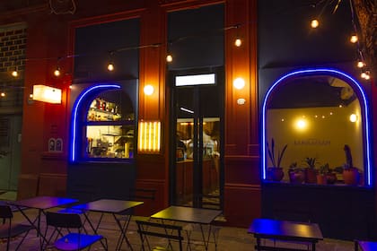 Una nueva sede de la lonchería mexicana, de estreno en el barrio