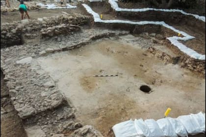 Una onda visible en la pared del fondo de una habitación del palacio también insinuaba actividad sísmica