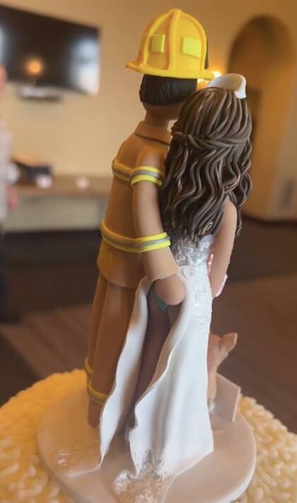 Una original decoración de torta de casamiento generó todo un debate en redes
