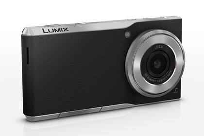 Una Panasonic Lumix DMC-CM1, con sensor de 1 pulgada y cuerpo de smartphone