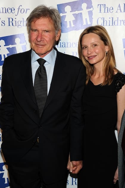Harrison Ford y Calista Flockhart comenzaron su relación, tras cruzar miradas en una entrega de premios