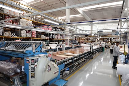 Una parte de la enorme planta que Altatex inauguró en General Pacheco, con una inversión de diez millones de dólares.