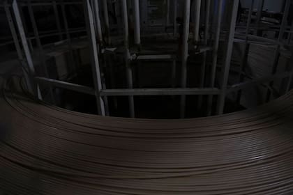 Una parte del cable TAT-8 recuperado durante la misión