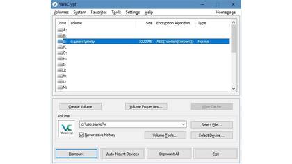 Una partición cifrada de 1 GB montada en VeraCrypt como el disco E: