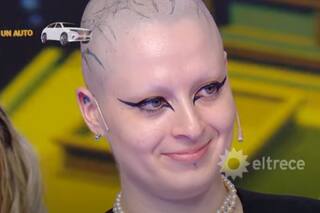 Fue a Los 8 escalones y emocionó a todos al contar por qué tenía puesta la ropa de su abuela