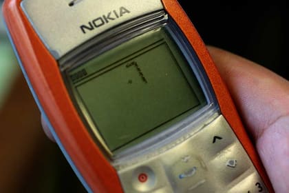 Una partida de Snake en un Nokia 1100, uno de los modelos que tuvo este juego