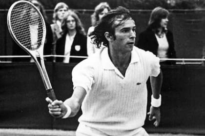 Una perla del archivo: Vázquez, sobre el césped de Wimbledon, en 1974