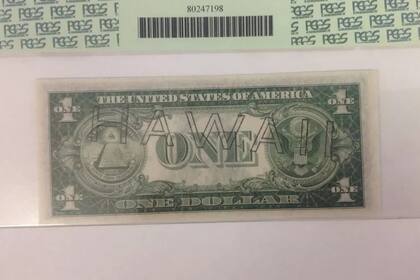 Una pieza de la codiciada serie que además tenía un error de impresión muy buscado disparó el valor del billete y puso nuevamente el foco en la búsqueda de otras "joyas ocultas" aún no catalogadas. (eBay)