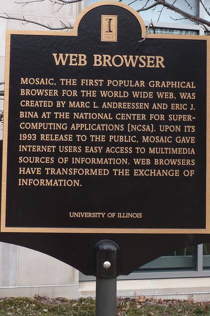 Una placa conmemorativa recuerda el nacimiento de Mosaic en la Universidad de Illinois