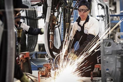 Las plantas automotrices sufrirán la falta de autopartes.