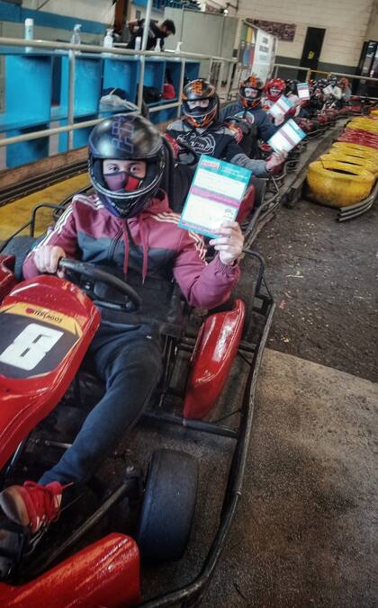 Una postal atípica en la famosa pista de kartings de Mar del Plata