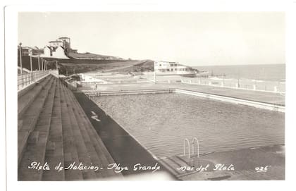 Una postal de Borges a Estela Canto, fechada en 1945