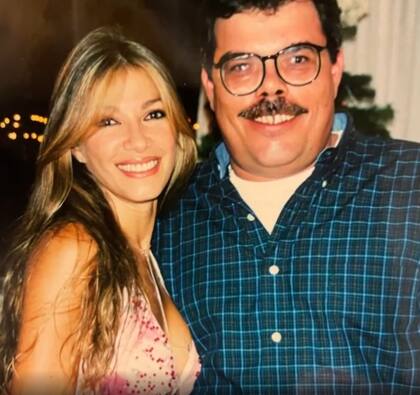 Una postal de Catherine Fulop y su hermano Jorge (Foto: Captura de video)