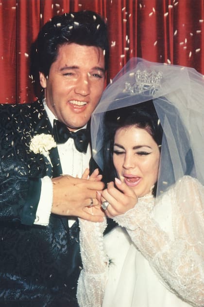 Una postal de la boda de Elvis Presley y Priscilla el 1 de mayo de 1967
