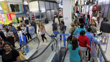 Una postal de la feria La Salada, en 2014