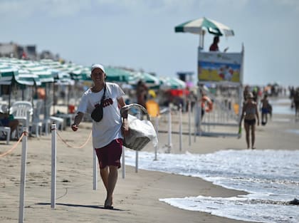 Una postal de todos los veranos en la costa argentina