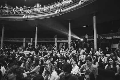 Una postal del paso de Depp por La Plata