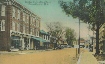 Una postal histórica de la calle Bridge en Frenchtwon