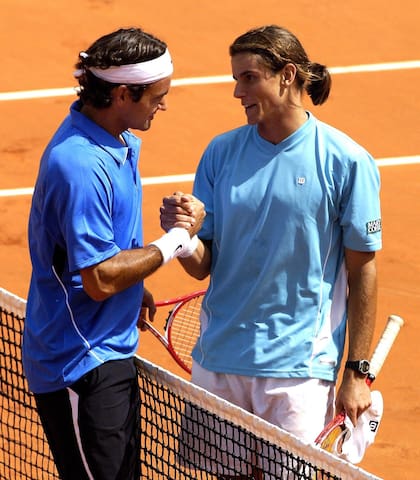 Diego Hartfield y una vida de película: de subsistir en el circuito de tenis a ser inversor en la bolsa y diputado - Image 3
