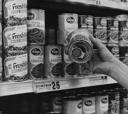 Una primera versión del código de barras desarrollada por RCA tenía un formato circular, y se probó en 1966