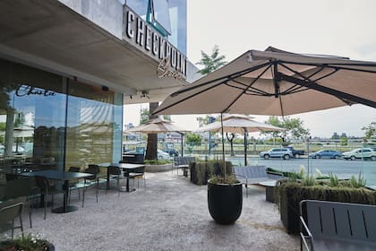 Una propuesta de cocina europea se combina con un ambiente distendido en Checkpoint Charlie