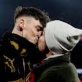 El árbitro que hizo historia en Alemania al pedirle matrimonio a su novio frente a todo un estadio de fútbol