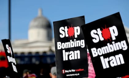 Una protesta contra la guerra en la Plaza Trafalgar de Londres