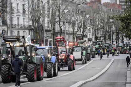 Una protesta de agricultores en el centro de Nantes, en Francia. (LOIC VENANCE / AFP)