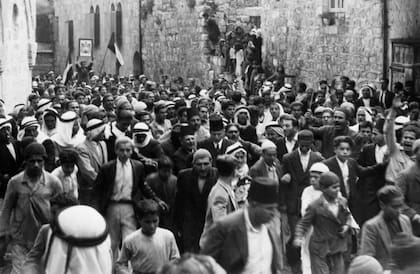 Una protesta de palestinos en Jerusalén contra la migración de judíos durante el mandato británico de la región (previa a 1937)