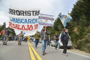 El Gobierno habilitó el regreso de mapuches a tierras usurpadas y generó un fuerte rechazo en Villa Mascardi