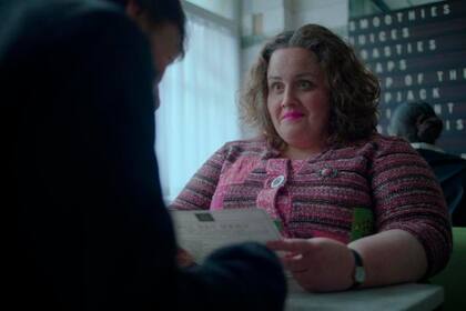 Una psicóloga analizó las palabras y los gestos de la verdadera acosadora de Bebé Reno