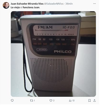 Una radio portátil que era furor en los 90 (Foto: X @Salvadormvios)